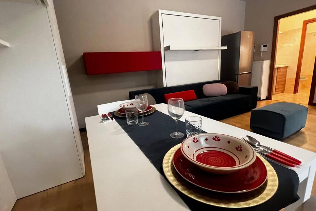 Urban House - Comfy Flat Navigli Milan Center Apartman Kültér fotó